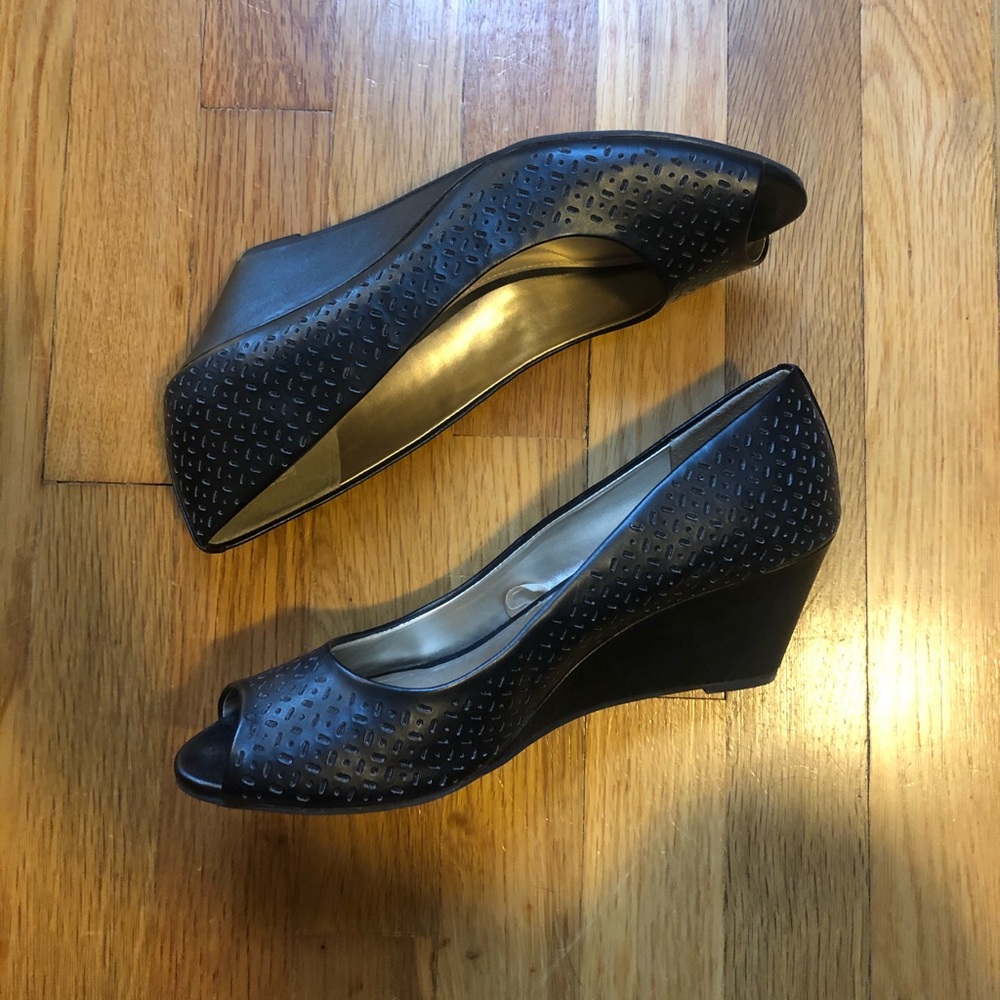 Open toe wedges
